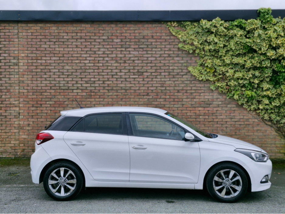 2015 Hyundai i20 - image 19