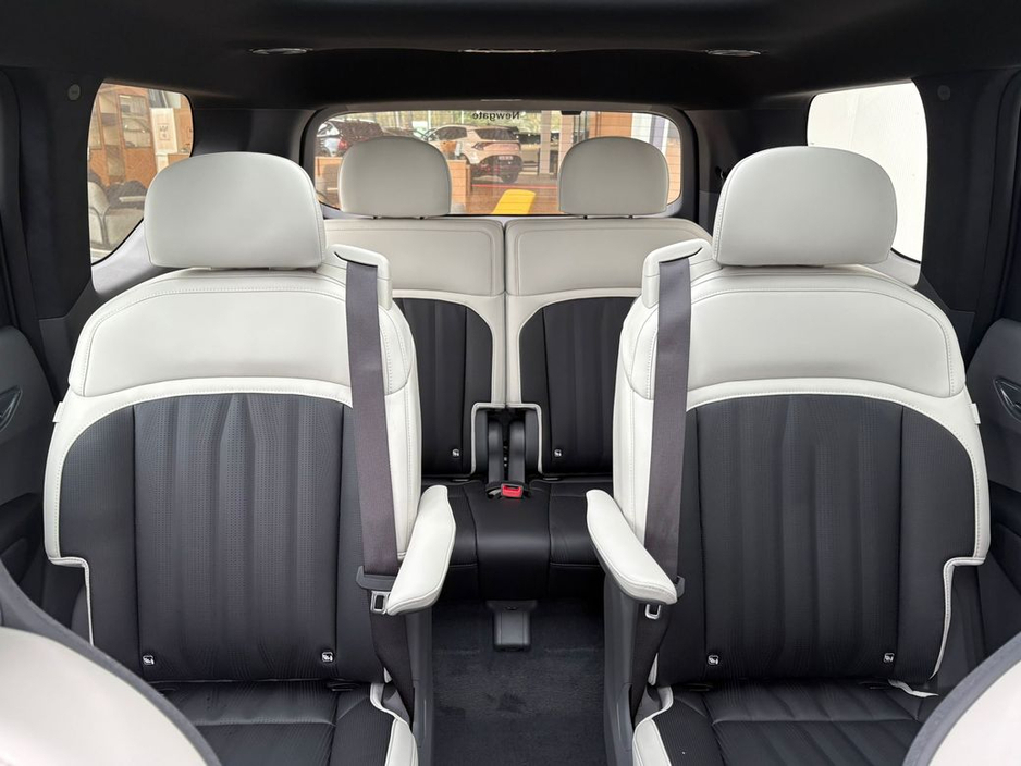 2026 Kia EV9 - image 26