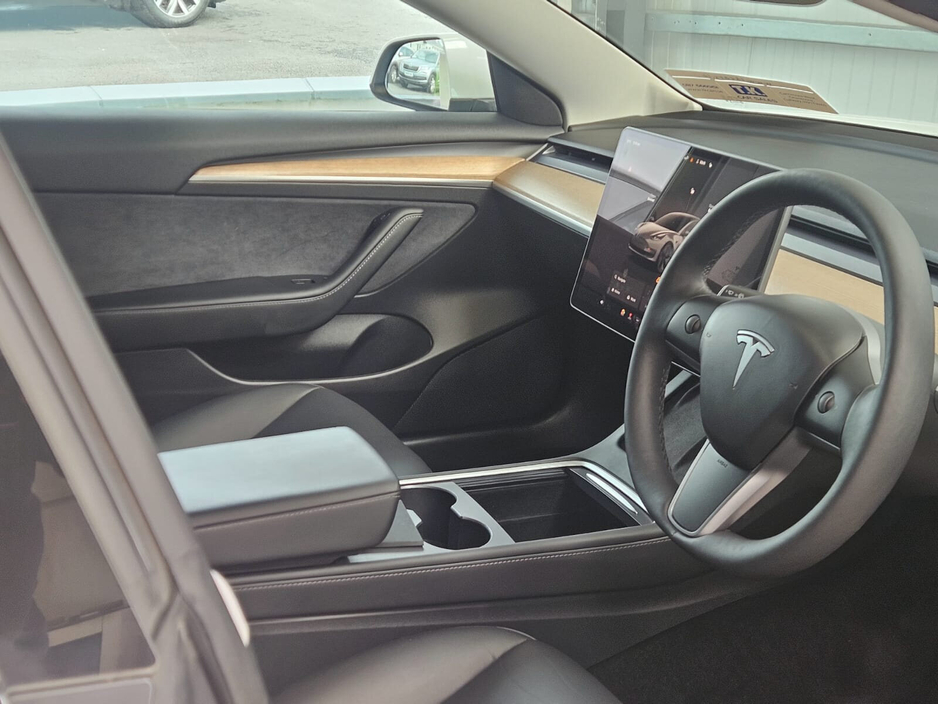 2023 Tesla Model 3 - image 13