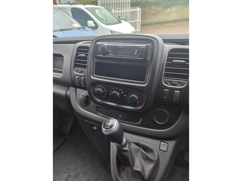 2021 Renault Trafic LL30 ENERGY DCI 120 BUSINESS P €16,300