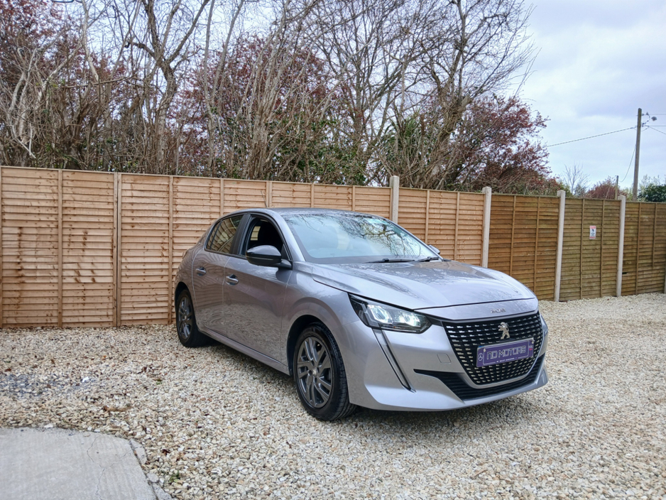 2022 Peugeot 208 - image 10