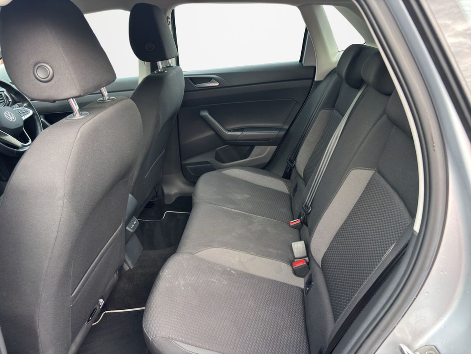 2022 Volkswagen Polo - image 12