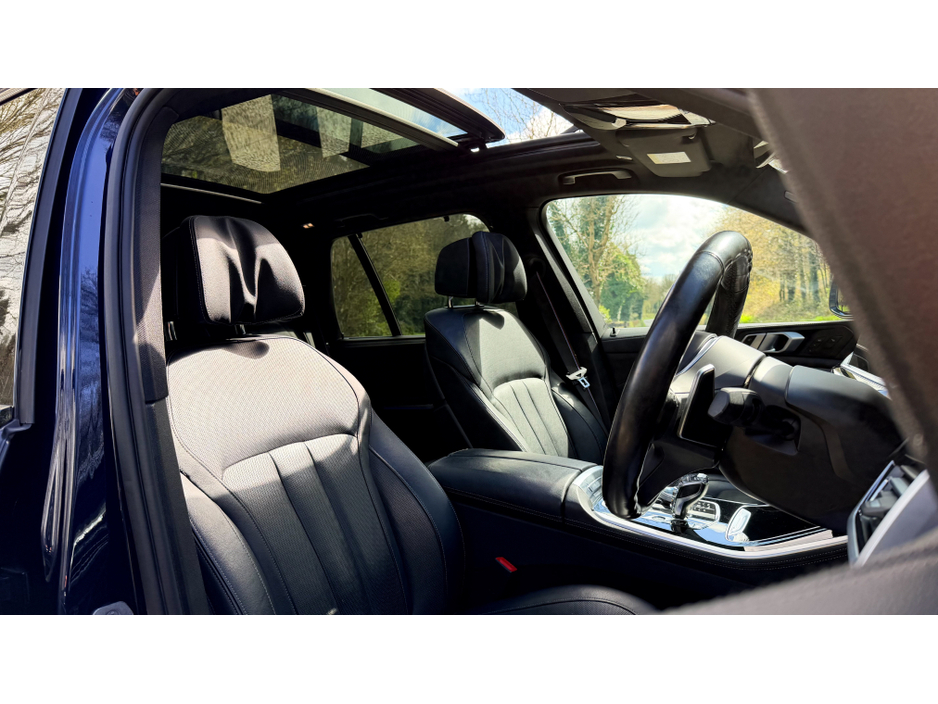 2020 BMW X5 - image 17