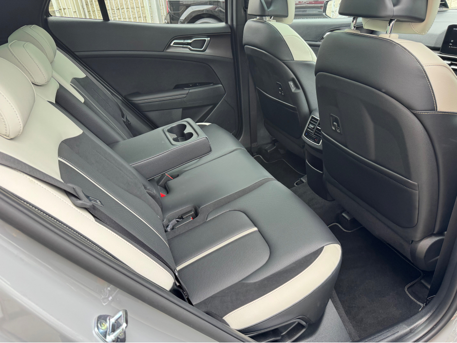 2026 Kia Sportage - image 18