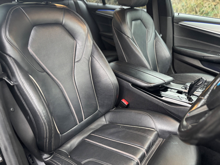 2017 BMW 5 Series - image 19