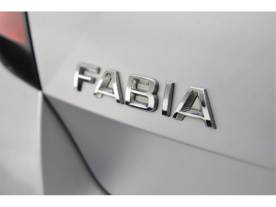 2020 Skoda Fabia - image 24