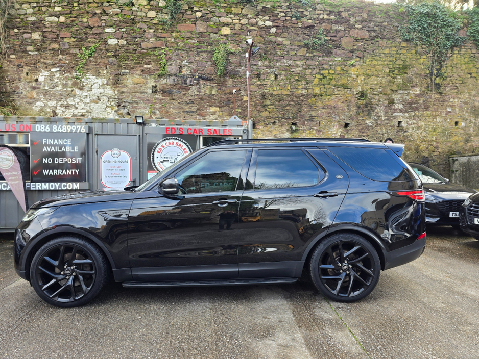 2017 Land Rover Discovery - image 9