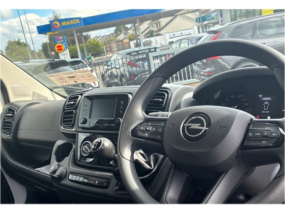 2026 Opel Movano - image 5