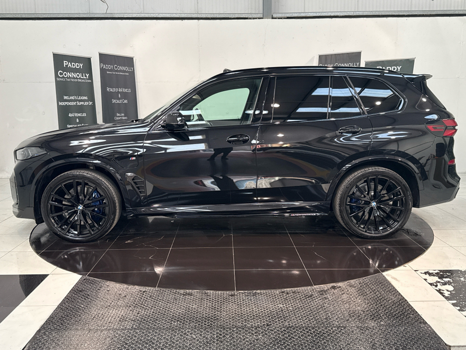 2026 BMW X5 - image 11