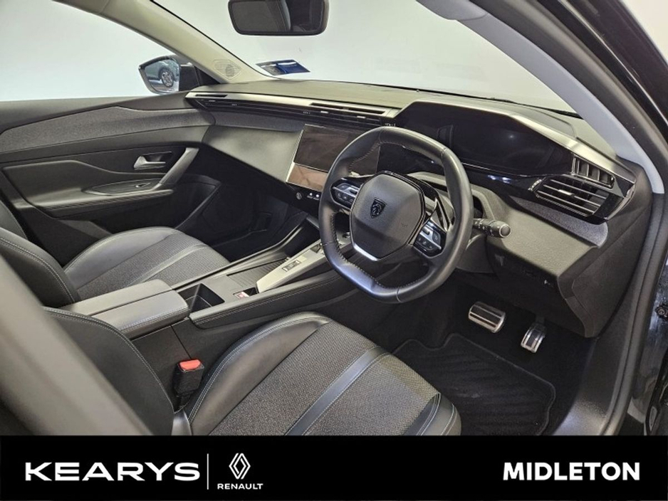 2023 Peugeot 308 - image 4