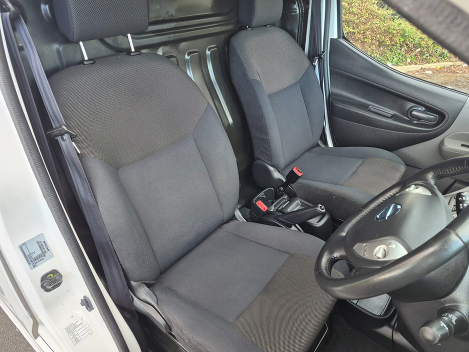 2021 Nissan NV200 - image 22