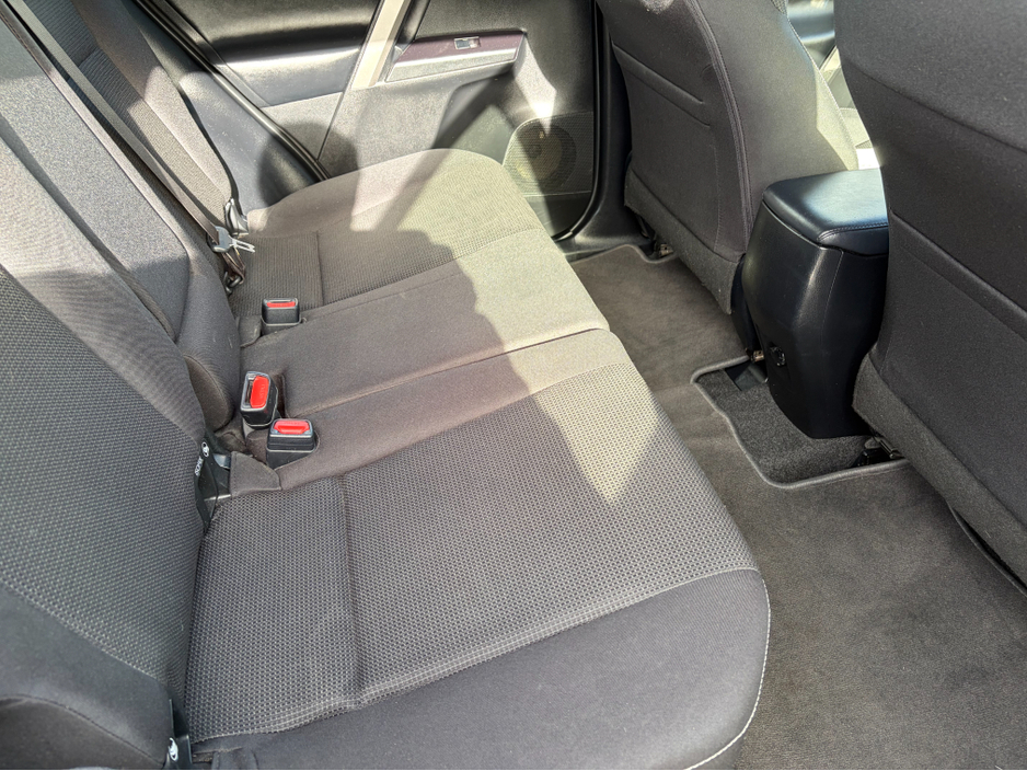 2018 Toyota Rav4 - image 6