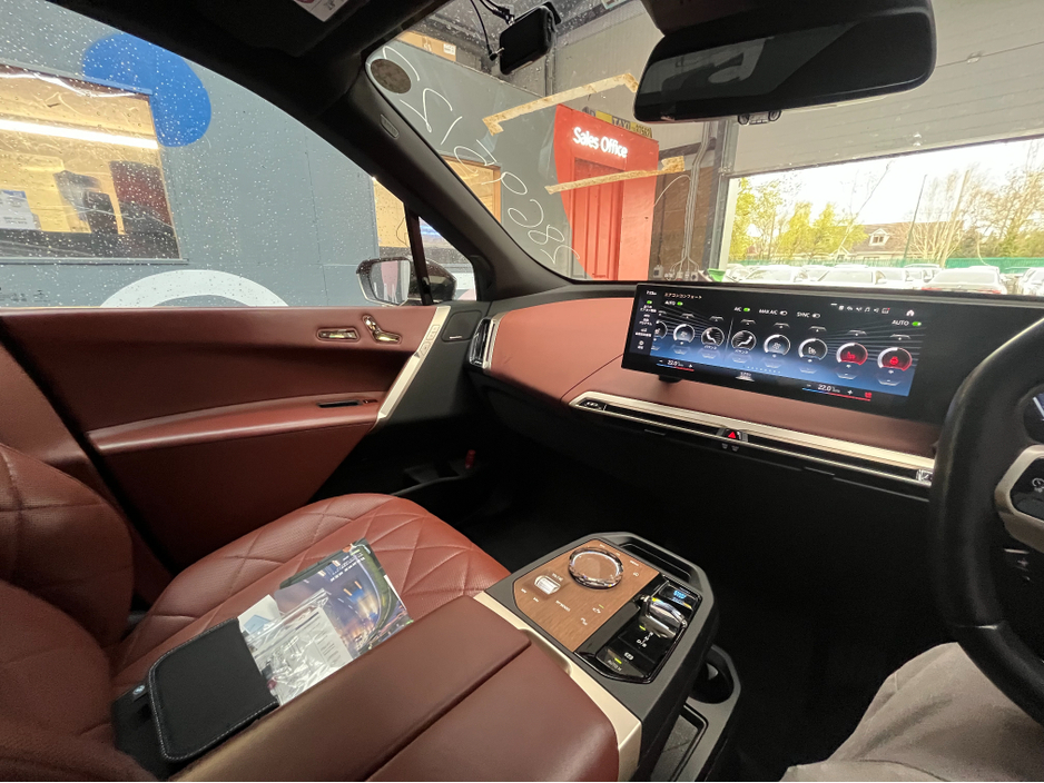 2022 BMW iX - image 19