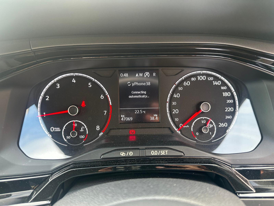 2018 Volkswagen Polo - image 16