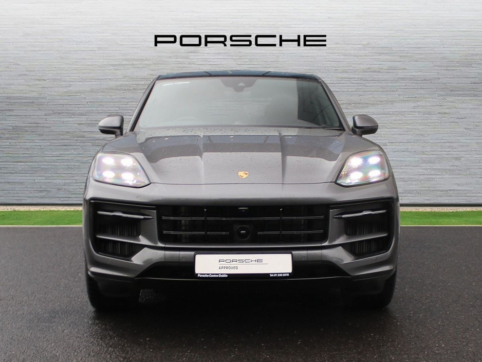 2025 Porsche Cayenne E-Hybrid Coupe €126,000