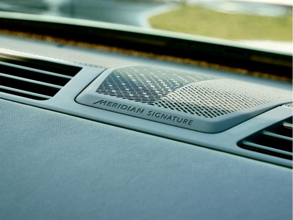 2025 Land Rover Range Rover - image 26