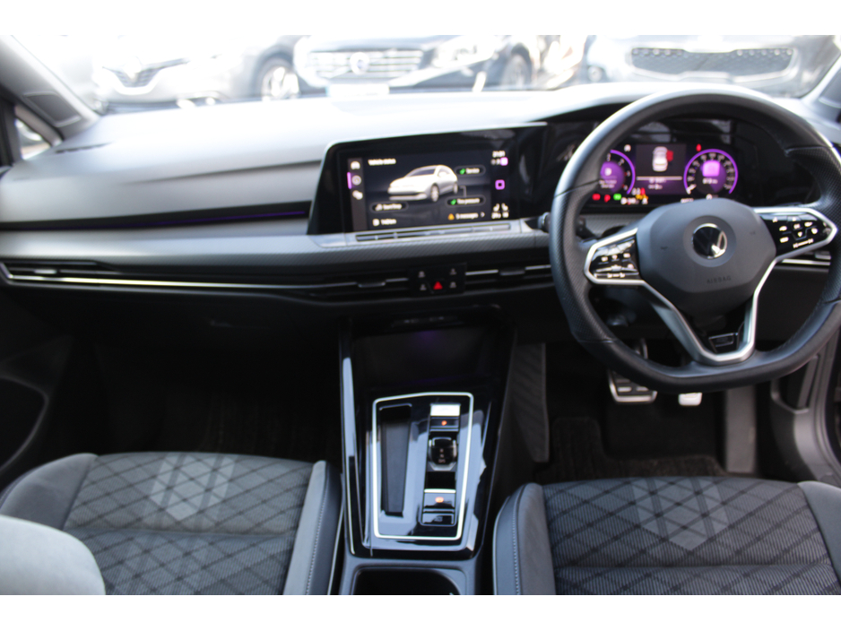 2023 Volkswagen Golf - image 17