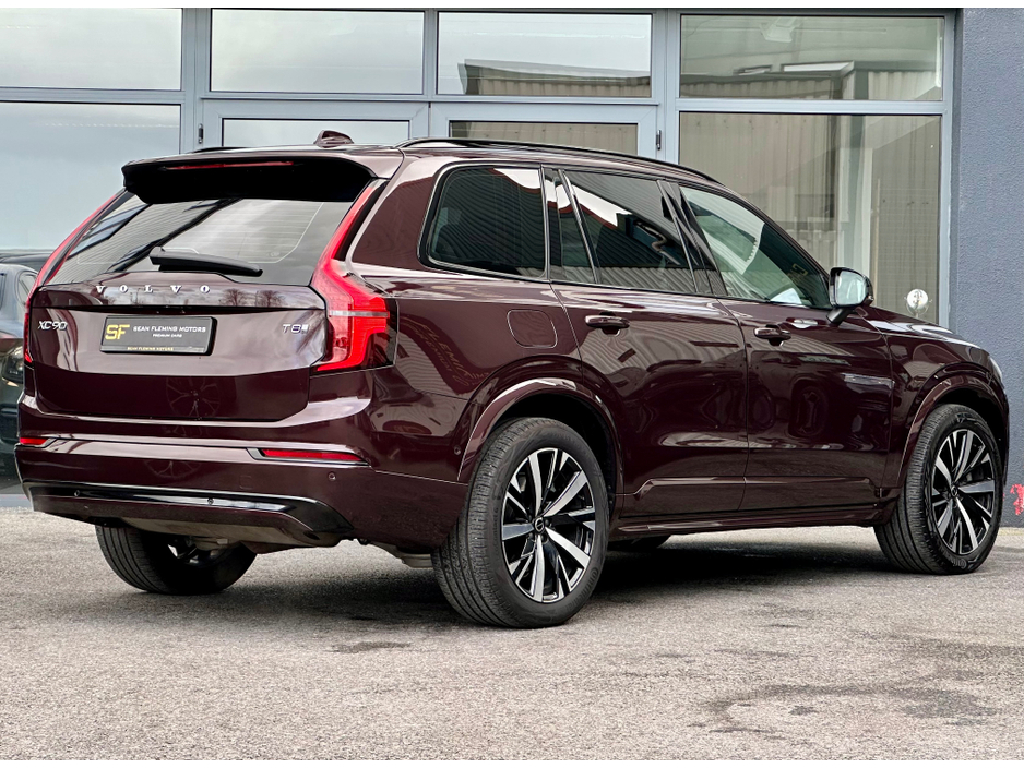 2025 Volvo XC90 - image 3