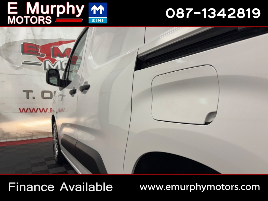 2021 Toyota Proace - image 24