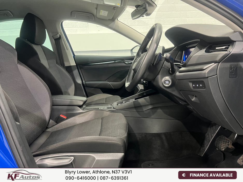 2023 Skoda Octavia - image 13