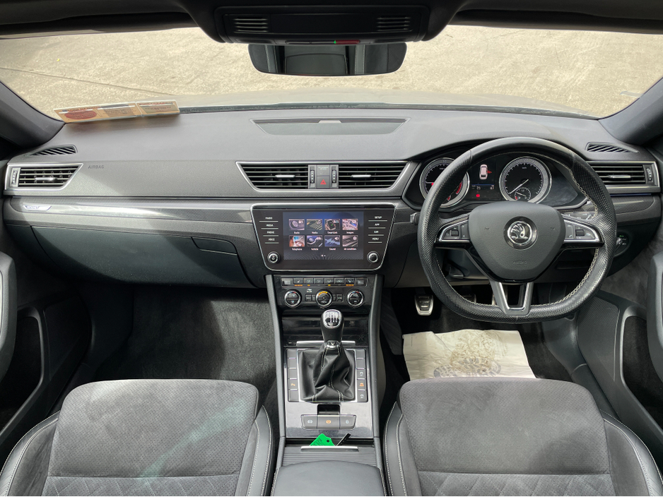 2018 Skoda Superb - image 8