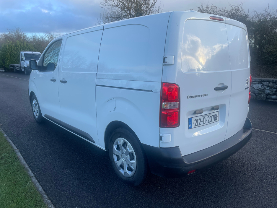 2021 Citroen Dispatch - image 3