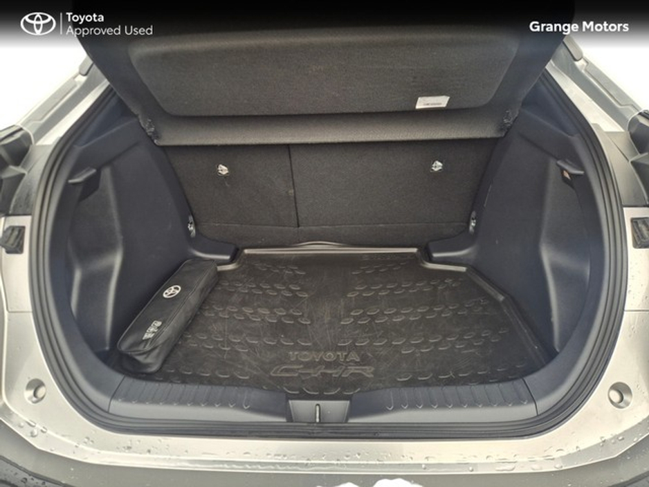 2024 Toyota C-HR - image 6