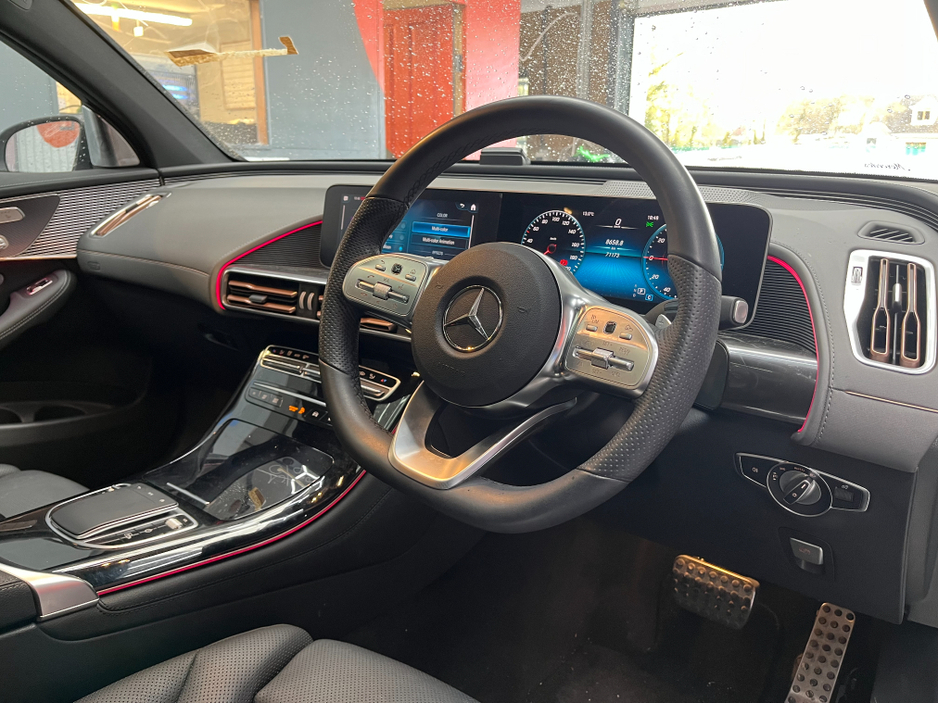 2020 Mercedes-Benz EQC - image 10