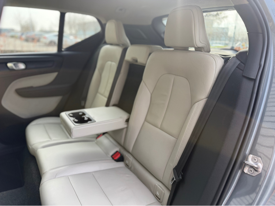 2018 Volvo XC40 - image 16