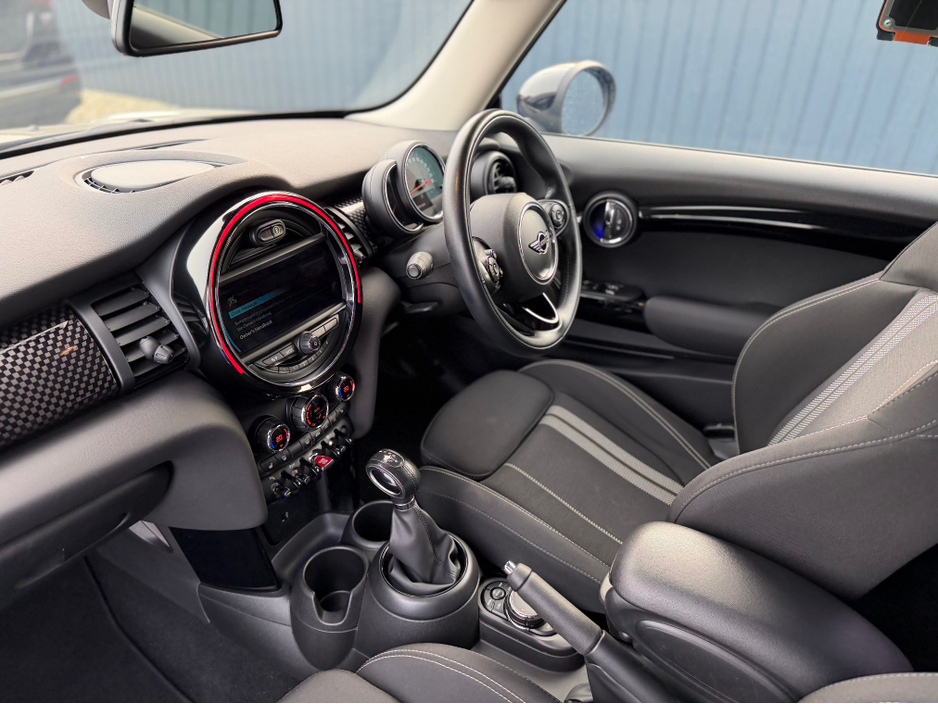 2018 MINI Cooper D - image 41