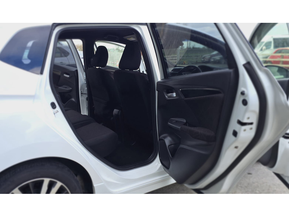 2015 Honda Fit - image 10