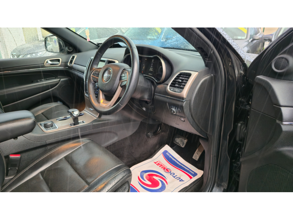 2015 Jeep Cherokee - image 28