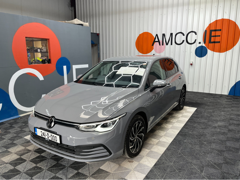 2024 Volkswagen Golf - image 5