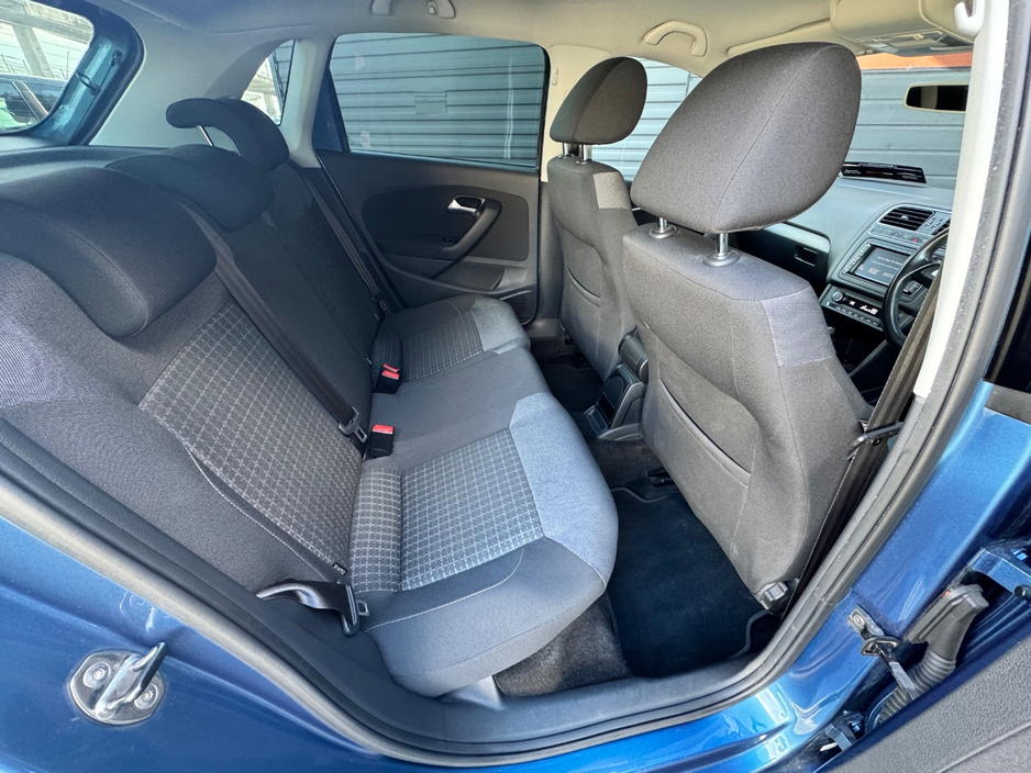 2016 Volkswagen Polo - image 13