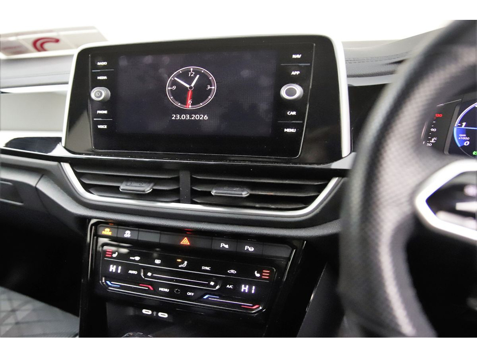 2023 Volkswagen T-Roc - image 19