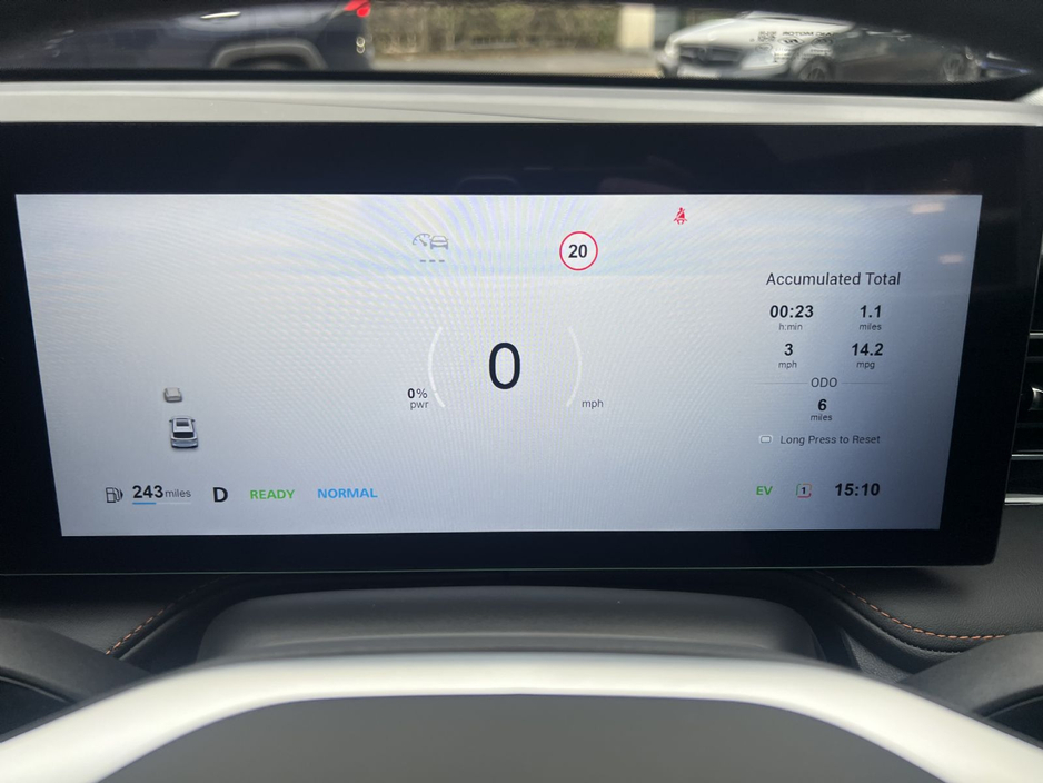 2025 MG HS - image 15