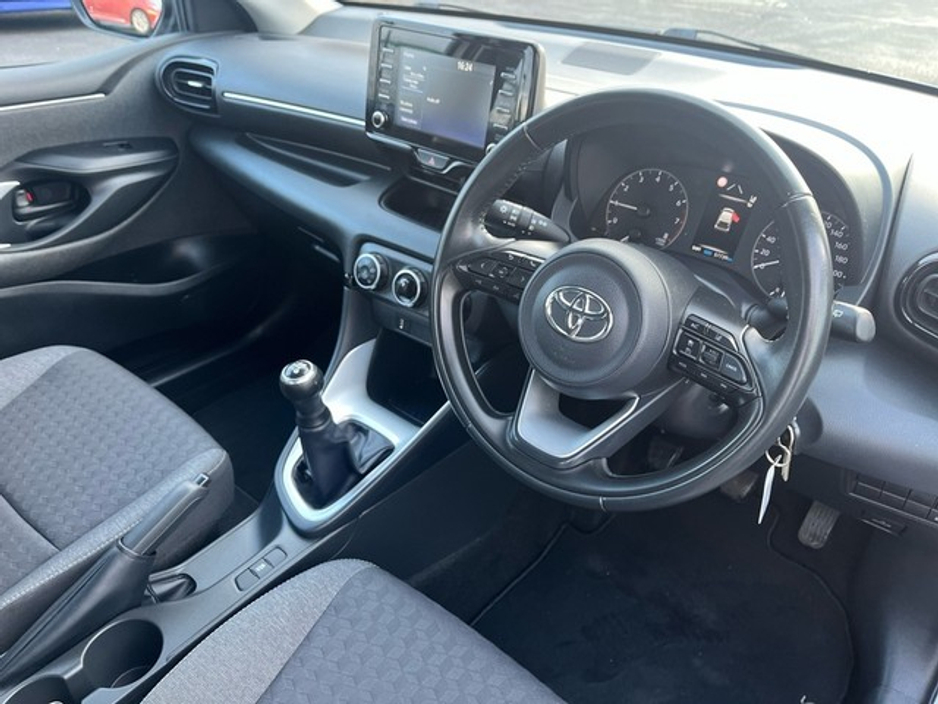 2021 Toyota Yaris 1.0 LUNA 4DR