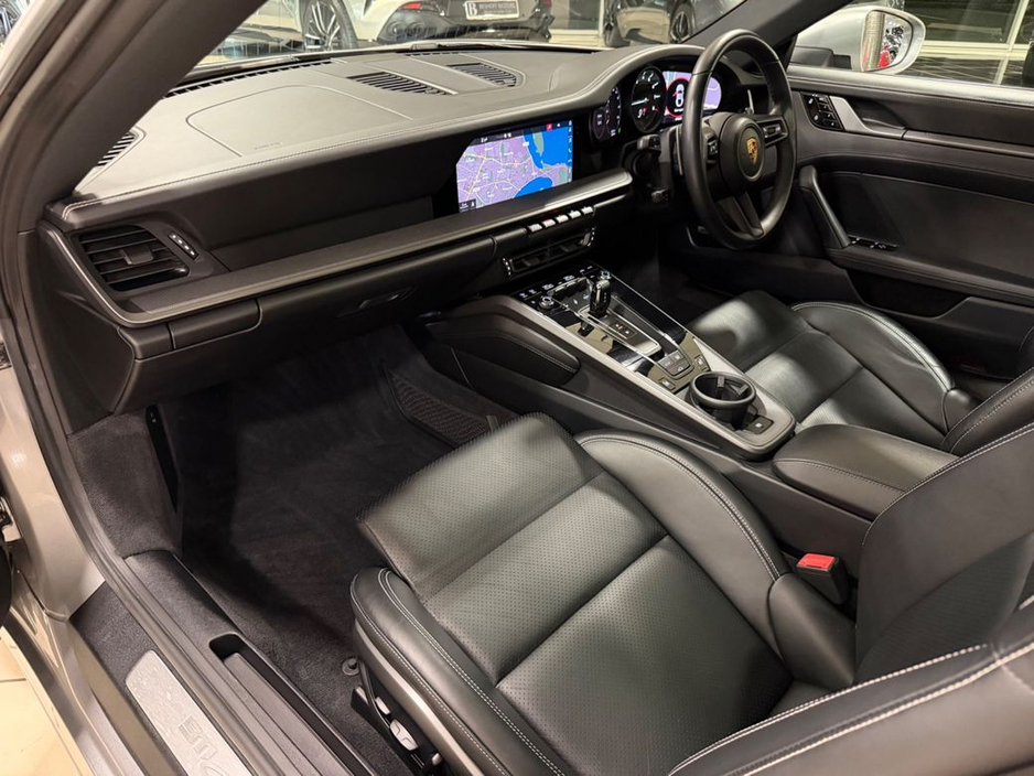 2020 Porsche 911 - image 22