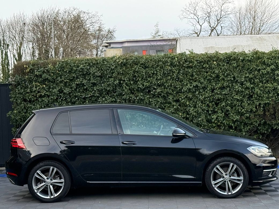 2020 Volkswagen Golf - image 2