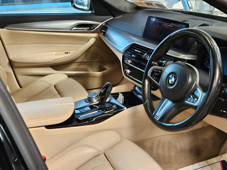 2020 BMW 5 Series - image 16