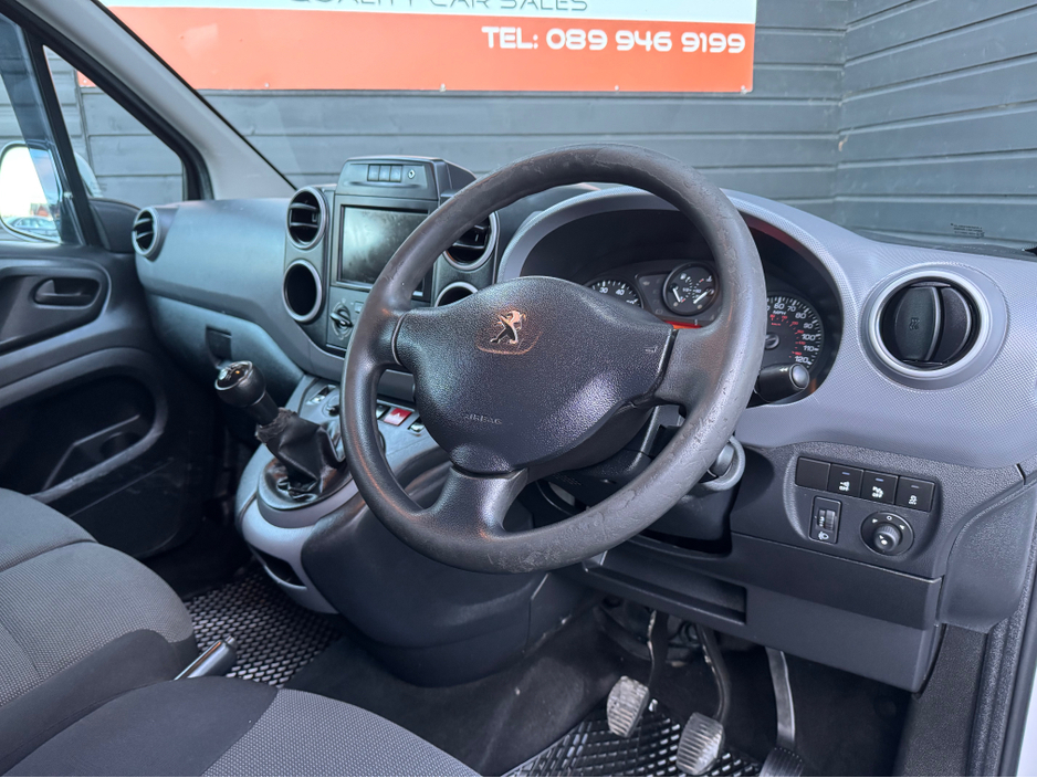 2017 Peugeot Partner - image 8