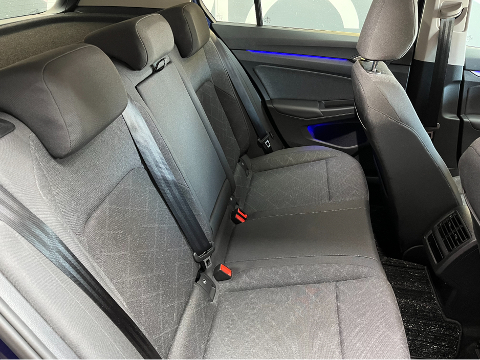 2024 Volkswagen Golf - image 10