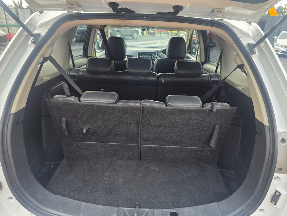 2014 Mitsubishi Outlander - image 6