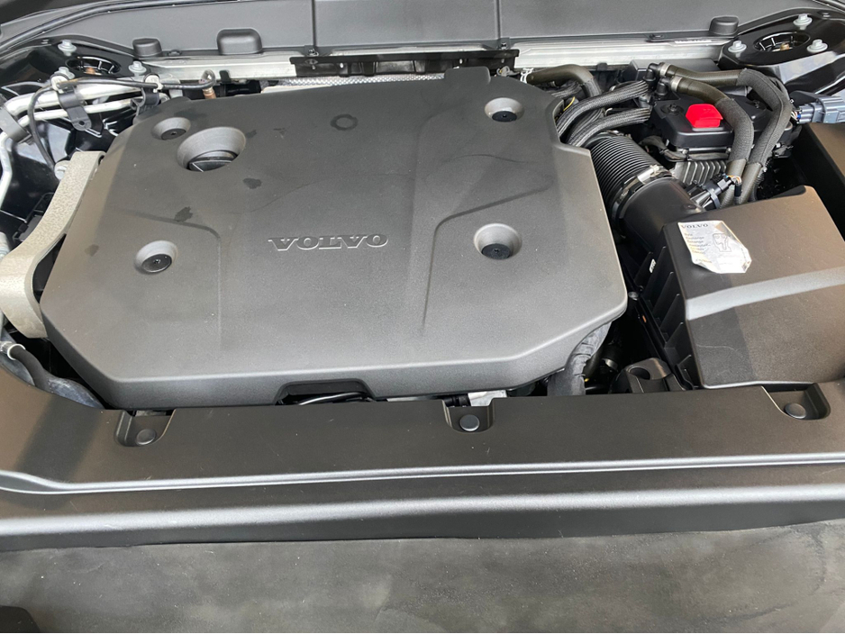 2021 Volvo XC60 - image 26