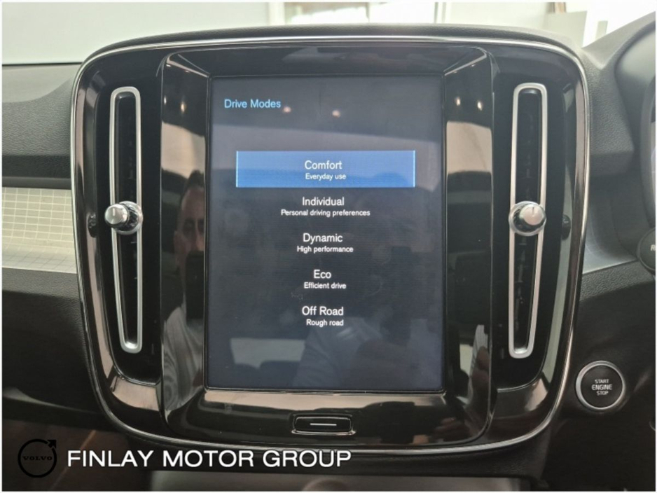 2019 Volvo XC40 T3 (163hp) Momentum 1 year warranty €26,950