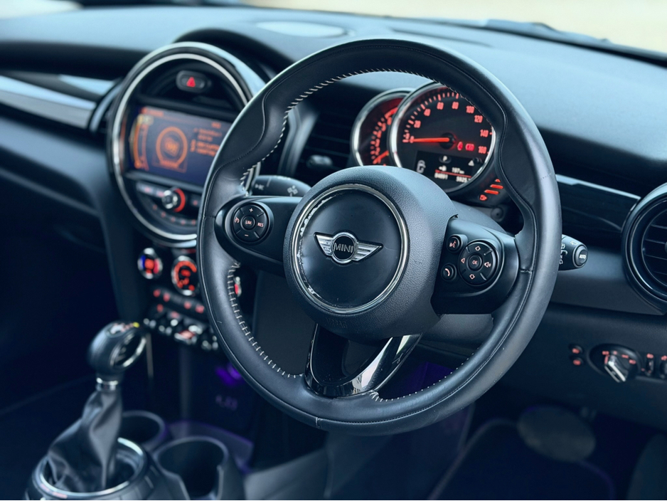 2015 MINI Hatch 1.5 3DR AUTO COOPER €12,950