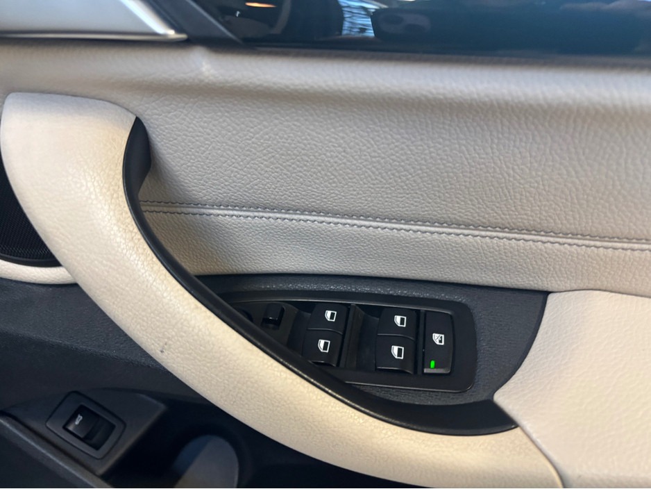 2019 BMW X1 - image 19