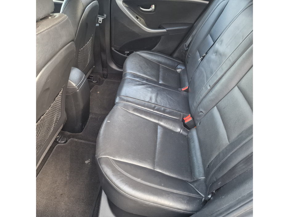 2016 Hyundai i30 - image 14