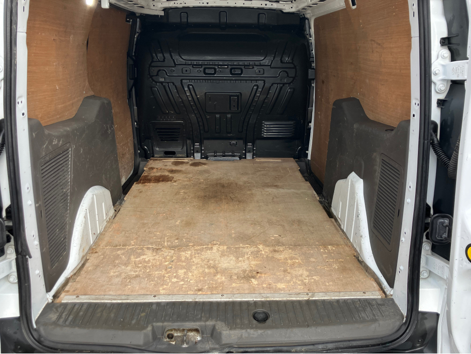 2020 Ford Transit Connect - image 8