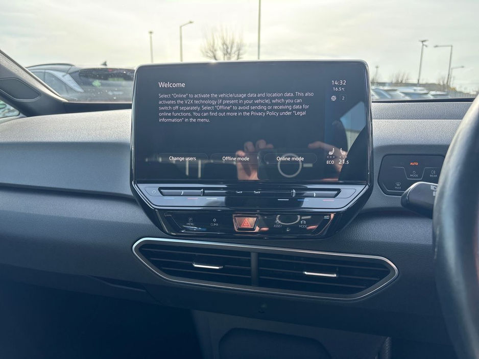 2022 Volkswagen ID.3 - image 9